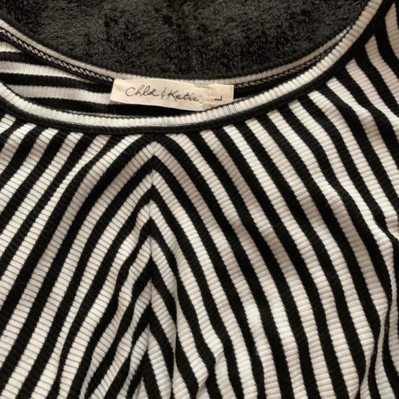 Striped Crop Top - Picture 2 of 3